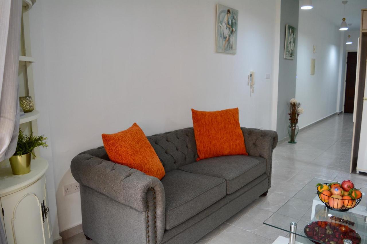 Queens Gardens - Kato - Next To Kings Ave Mall --- By Yiota Appartement *