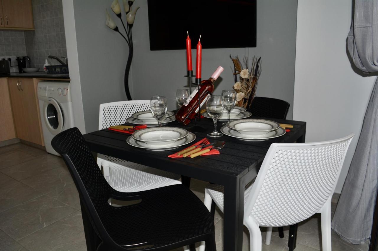 Queens Gardens - Kato - Next To Kings Ave Mall --- By Yiota Appartement